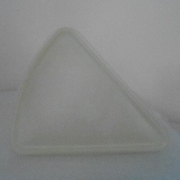 VTG Tupperware White Pie Wedge Snack Container #269-17/#268-20 - Picture 1 of 2